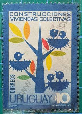 Árbol con pájaros y nidos - sello Uruguay 1972